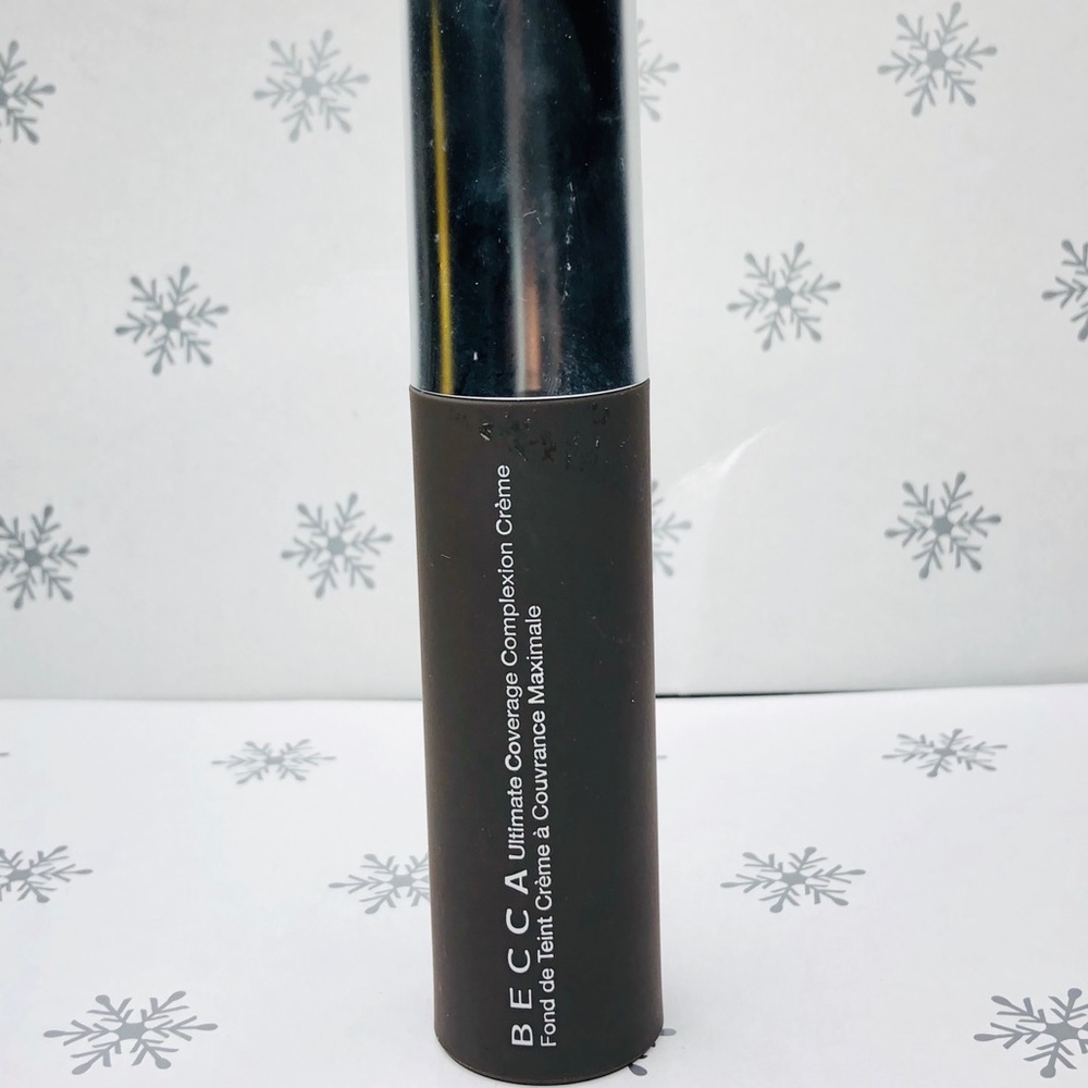 Becca foundation Olive